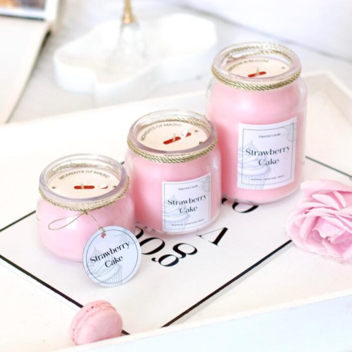 شمع جار عطری کیک توت فرنگی